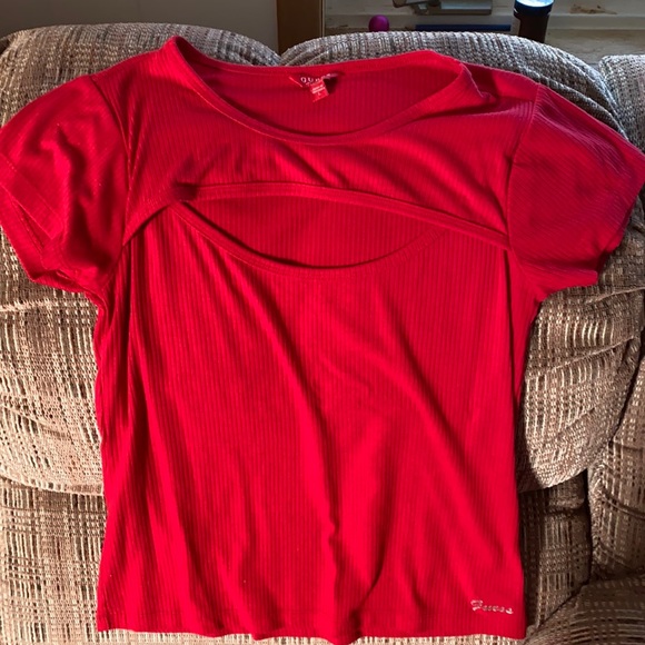 GUESS keyhole top - Picture 1 of 3